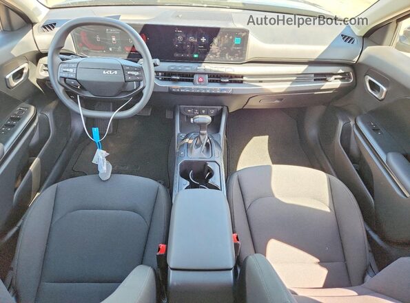 3KPFT4DEXTE317343 2026 KIA K4 Black Вид панелі приладів