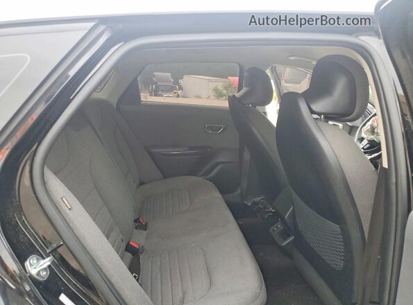 3KPFU4DE0SE053416 2025 KIA K4 Black Vista de los asientos traseros