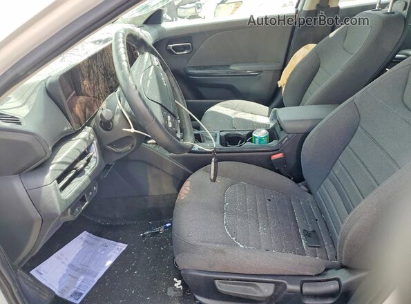 3KPFU4DE2SE039565 2025 KIA K4 White Front interior view