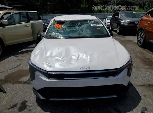 3KPFU4DE2SE039565 2025 KIA K4 White Front view