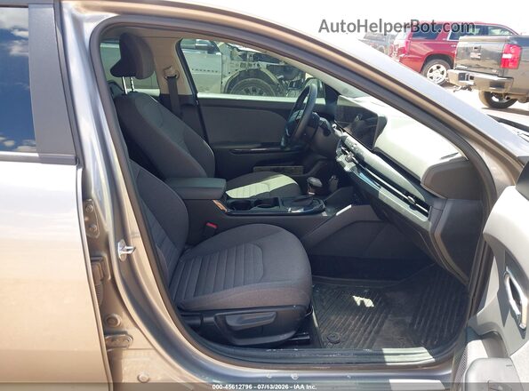 3KPFU4DE2SE052039 2025 KIA K4 Gray Вид салону спереду