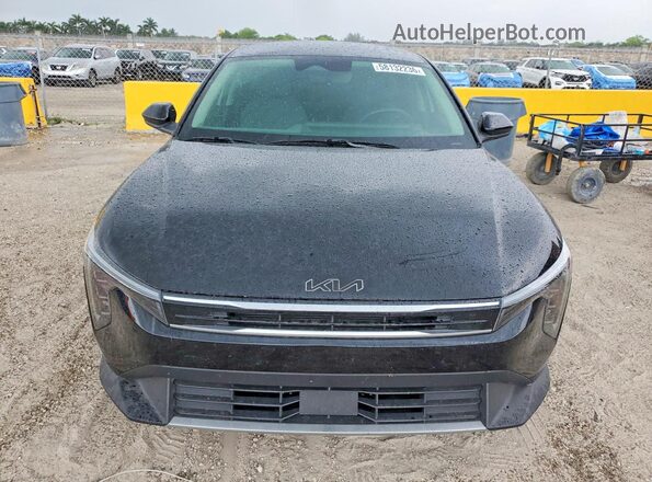 3KPFU4DE2SE056754 2025 KIA K4 Black Widok z przodu