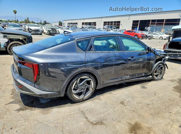 3KPFU4DE2SE215174 2025 KIA K4 Gray უკანა მარჯვენა