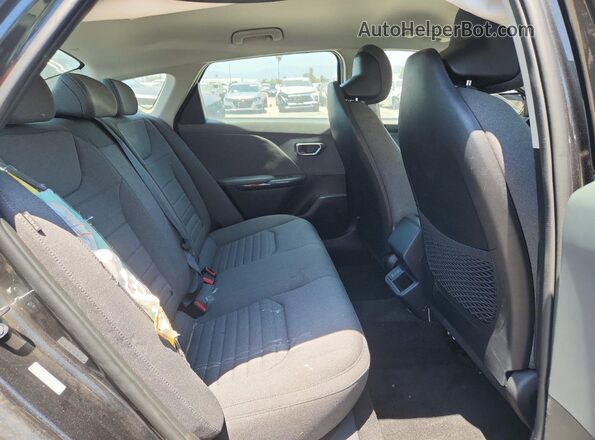 3KPFU4DE2SE215174 2025 KIA K4 Gray 