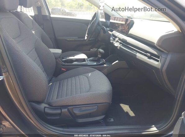 3KPFU4DE3SE126441 2025 KIA K4 Gray Vista interior delantera