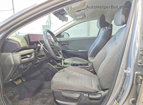 3KPFU4DE3SE153218 2025 KIA K4 Gray Սալոնի դիմացի տեսք
