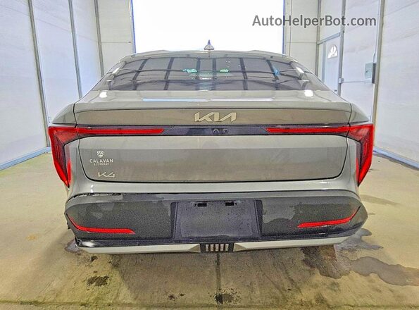 3KPFU4DE3SE153218 2025 KIA K4 Gray Հետևի տեսք