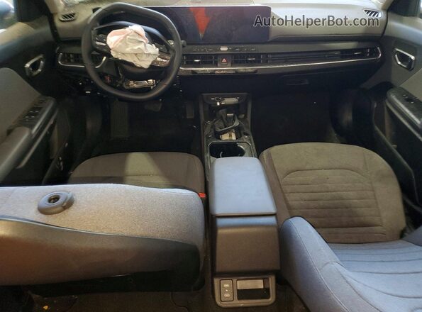 3KPFU4DE5SE051113 2025 KIA K4 Gray Вид панелі приладів