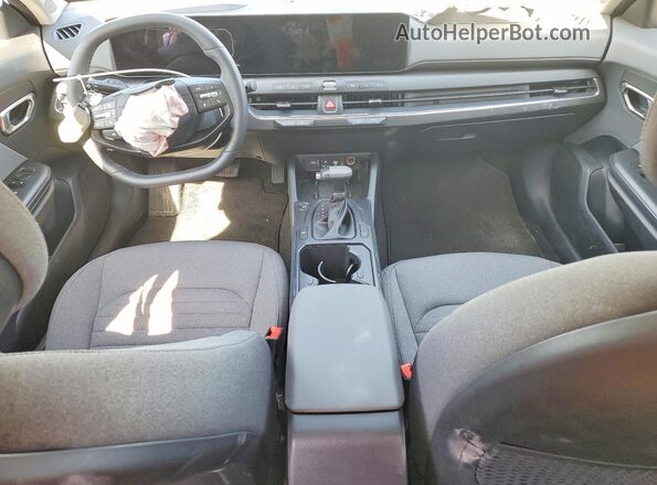 3KPFU4DE6SE229904 2025 KIA K4 Blue Vista del salpicadero