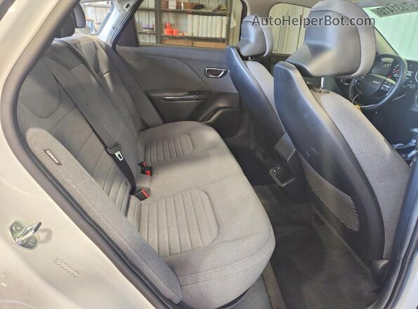 3KPFU4DE7SE009929 2025 KIA K4 White Rear seats view