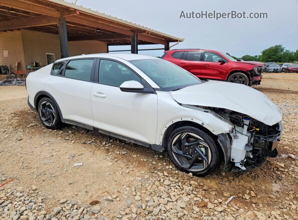 3KPFU4DE8SE168166 2025 KIA K4 White Передня права чверть