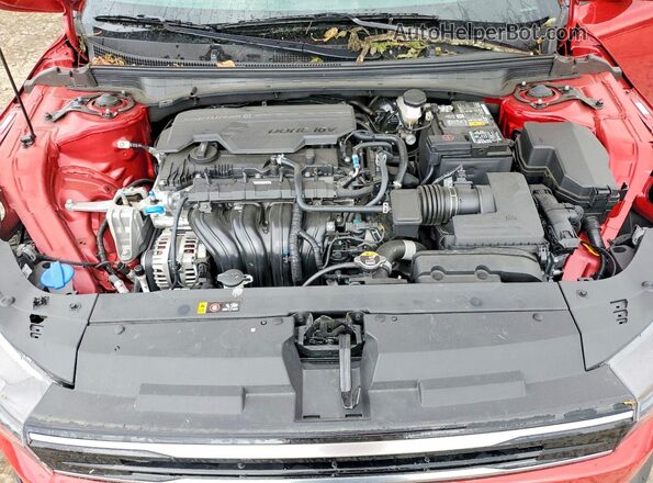 3KPFU4DE8SE196582 2025 KIA K4 Red Rear interior view