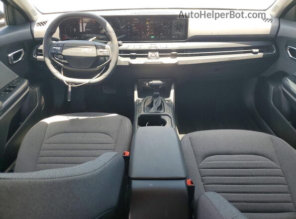 3KPFU4DEXSE137792 2025 KIA K4 Black Dashboard view