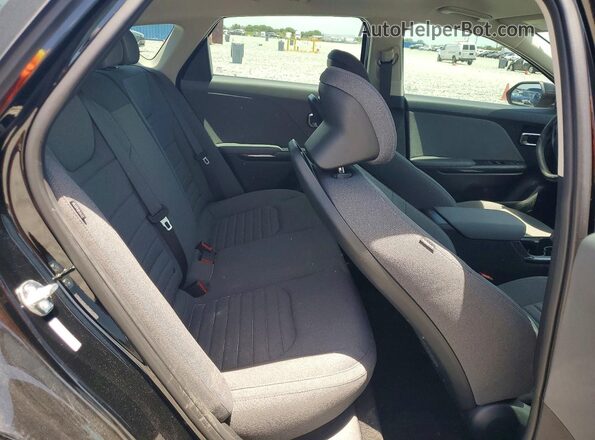 3KPFU4DEXSE137792 2025 KIA K4 Black Rear seats view