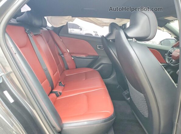 3KPFW4DC0SE067955 2025 KIA K4 Gray Widok tylnych siedzeń