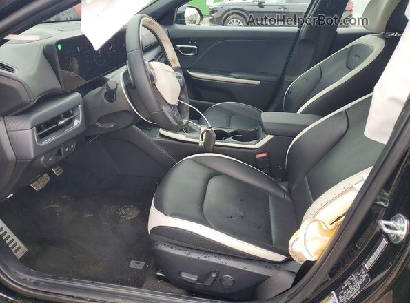 3KPFW4DC9SE190606 2025 KIA K4 Black Սալոնի դիմացի տեսք