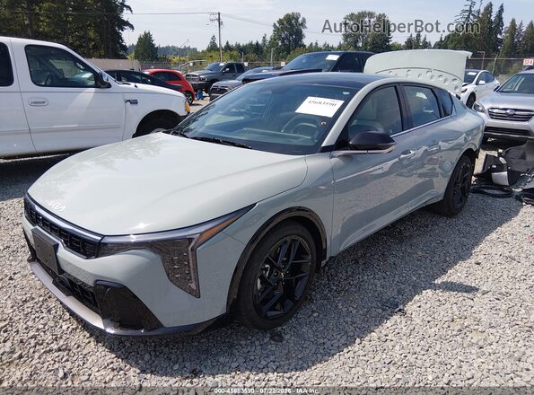 3KPFW4DC9SE239108 2025 KIA K4 Light Blue წინა მარცხენა ხედი სამი მეოთხედიდან
