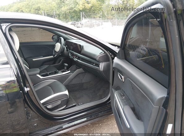 3KPFW4DE0TE346972 2026 KIA K4 Black Widok wnętrza z przodu