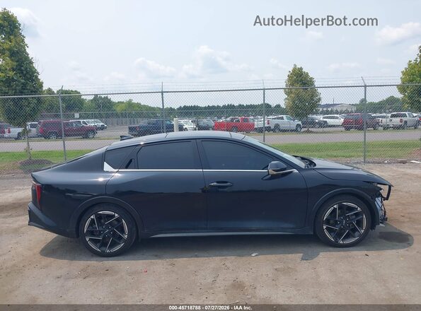 3KPFW4DE1SE138498 2025 KIA K4 Black Vista interior trasera