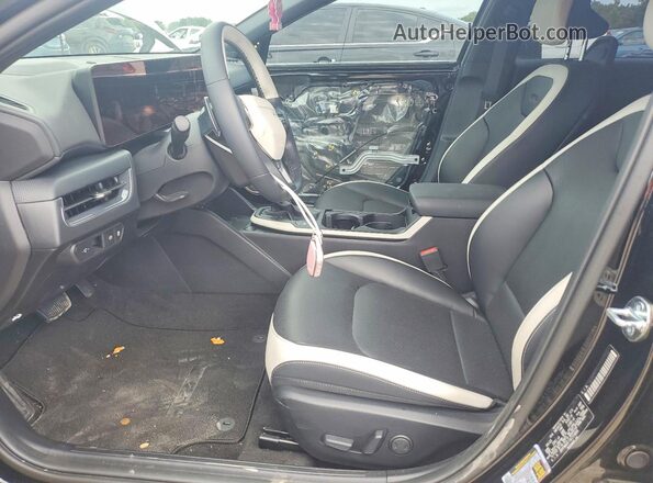 3KPFW4DE1SE219856 2025 KIA K4 Black Սալոնի դիմացի տեսք