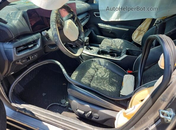 3KPFW4DE3SE245617 2025 KIA K4 Silver Սալոնի դիմացի տեսք
