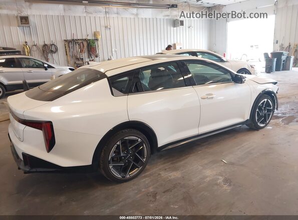3KPFW4DE4SE162407 2025 KIA K4 White Rear right