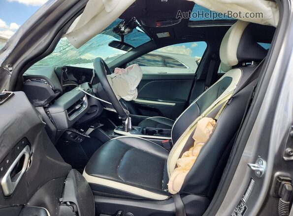 3KPFW4DE6SE074653 2025 KIA K4 Silver Vista interior delantera