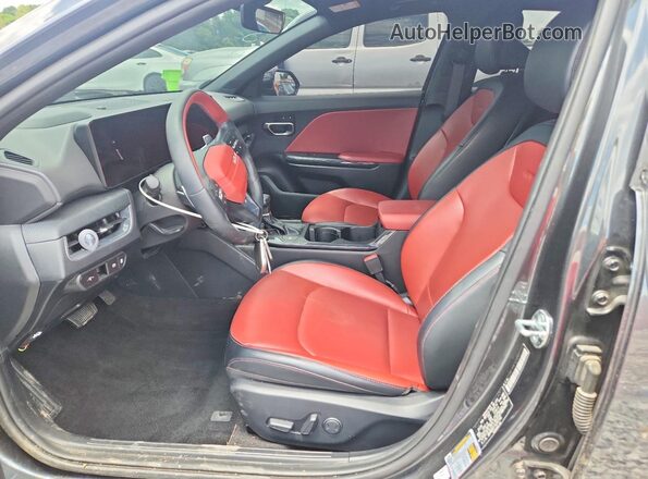 3KPFW4DE7SE047140 2025 KIA K4 Black Vista interior delantera