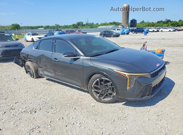 3KPFW4DE8SE102422 2025 KIA K4 Charcoal Przód prawy