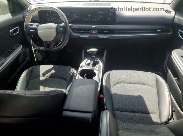 3KPFW4DE9SE057782 2025 KIA K4 Black Widok deski rozdzielczej