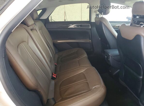 3LN6L2G90GR612416 2016 LINCOLN MKZ White Widok tylnych siedzeń