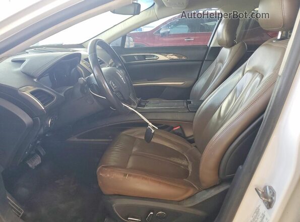 3LN6L2G90GR612416 2016 LINCOLN MKZ White Widok wnętrza z przodu