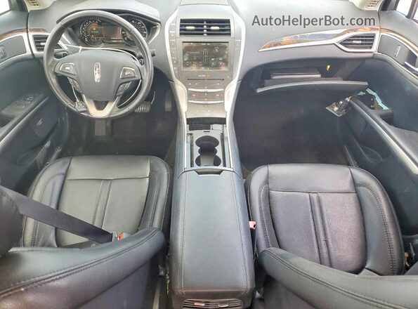 3LN6L2GK3GR608931 2016 LINCOLN MKZ Серебряный Вид панели приборов
