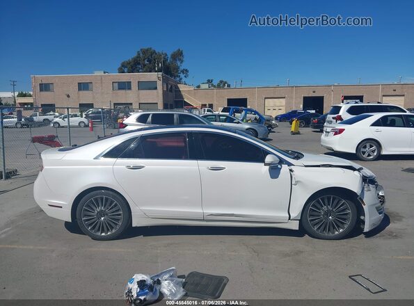 3LN6L2J95GR602876 2016 LINCOLN MKZ White Rear interior view