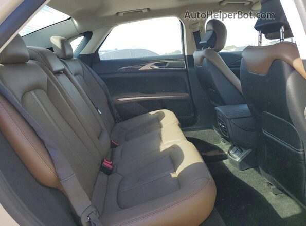 3LN6L2J97GR610414 2016 LINCOLN MKZ White Вид задніх сидінь