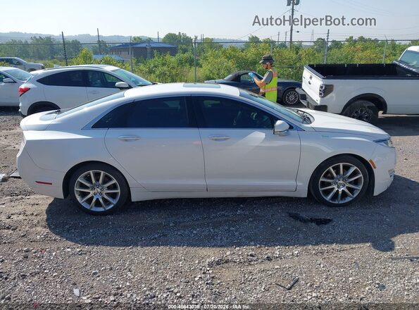 3LN6L2JK5GR600600 2016 LINCOLN MKZ White უკანა სალონის ხედი