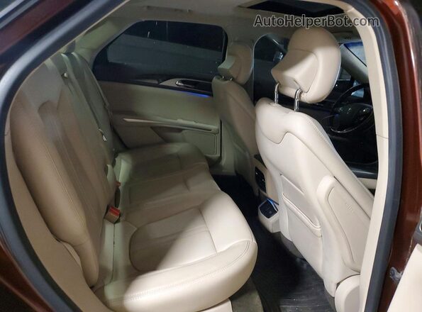 3LN6L2LU9GR601795 2016 LINCOLN MKZ Burgundy Widok tylnych siedzeń
