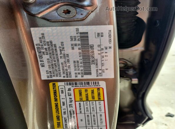 3LN6L5A95LR616983 2020 LINCOLN MKZ Silver Widok komory silnika