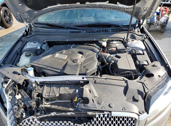 3LN6L5A97LR614040 2020 LINCOLN MKZ Silver Rear interior view