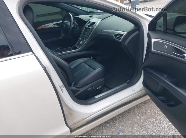 3LN6L5A97LR614586 2020 LINCOLN MKZ Белый Вид салона спереди
