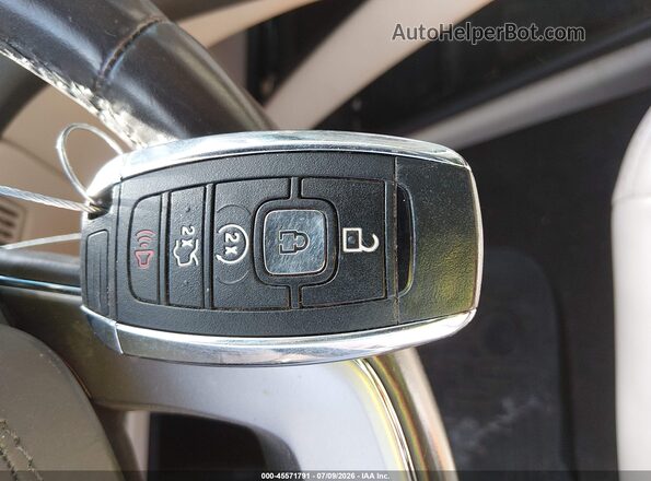 3LN6L5A98LR611745 2020 LINCOLN MKZ Белый Вид панели приборов