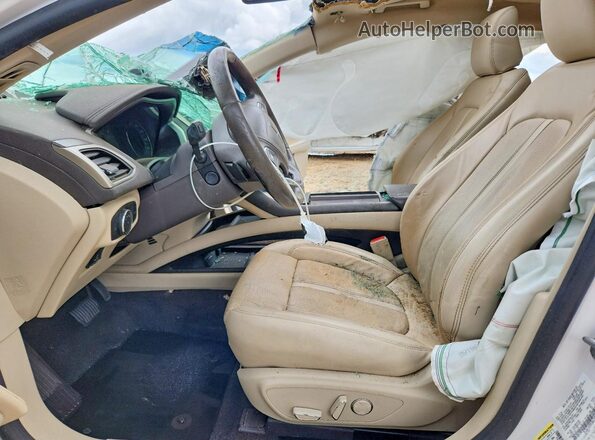 3LN6L5E92LR613971 2020 LINCOLN MKZ White Front interior view