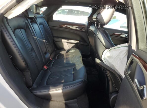 3LN6L5E96LR620633 2020 LINCOLN MKZ White Rear seats view
