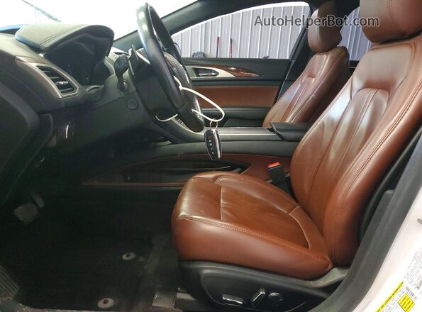 3LN6L5F91LR617105 2020 LINCOLN MKZ White Вид салону спереду