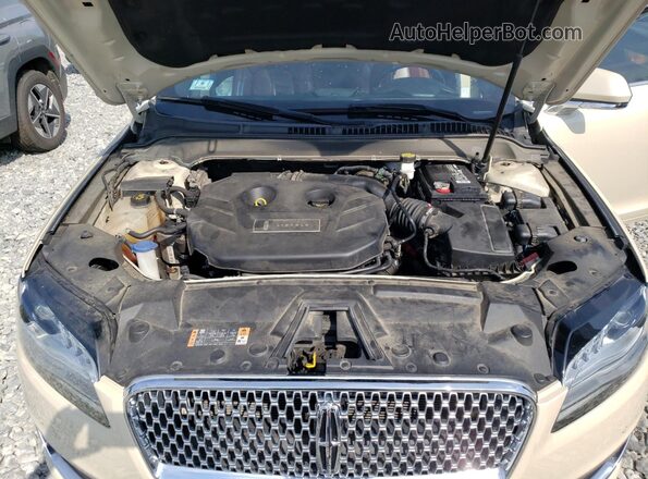 3LN6L5F92JR619619 2018 LINCOLN MKZ Beige Вид задньої частини салону