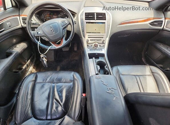 3LN6L5F97HR663173 2017 LINCOLN MKZ Красный Вид панели приборов