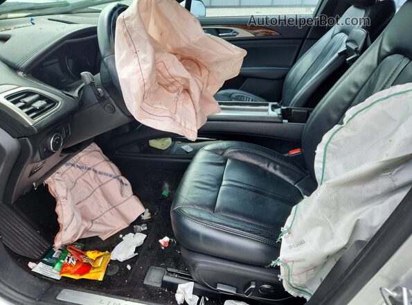 3LN6L5F99HR634791 2017 LINCOLN MKZ Silver Widok wnętrza z przodu