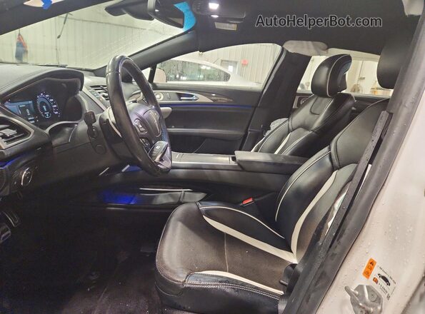 3LN6L5FC1HR628608 2017 LINCOLN MKZ White Вид салону спереду