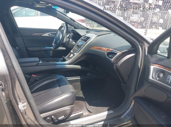 3LN6L5FC4HR623435 2017 LINCOLN MKZ Gray Widok wnętrza z przodu
