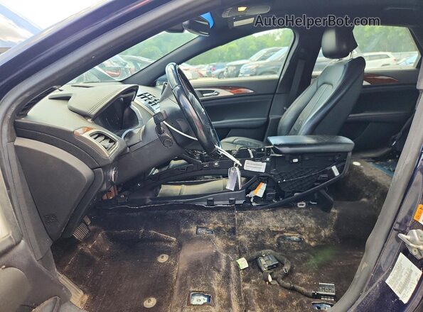 3LN6L5FC5HR628577 2017 LINCOLN MKZ Blue Widok wnętrza z przodu